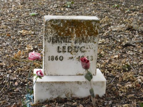 [Picture of Jeanie Marie Leduc grave]